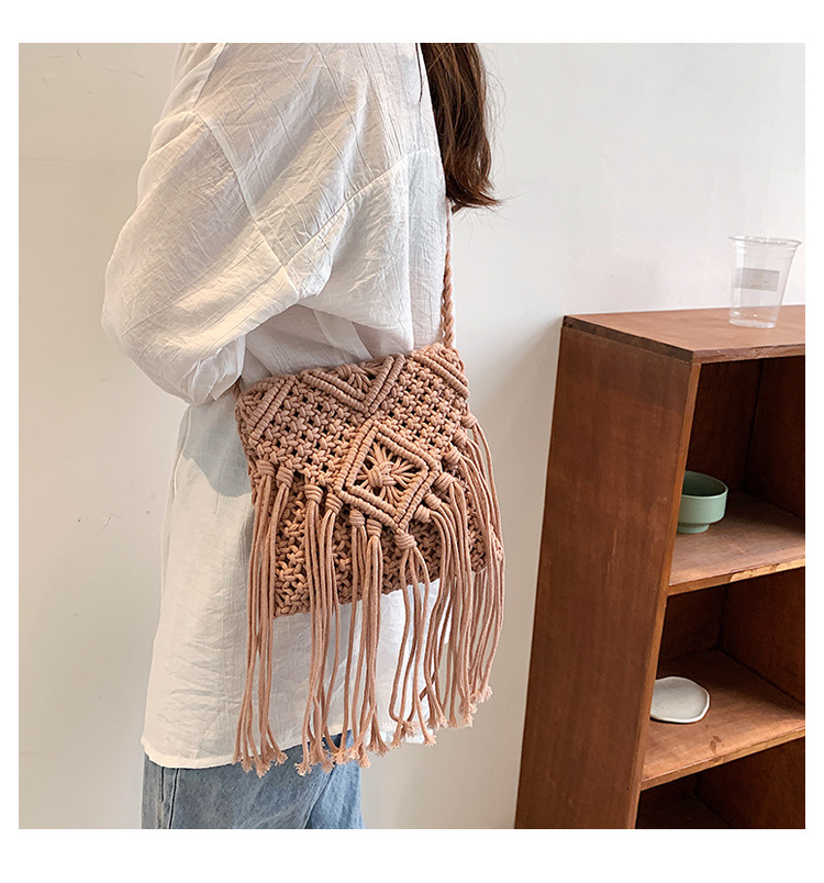 Streetwear Solid Color Tassel Square Zipper Straw Bag display picture 5