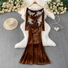 欧美轻奢高级感重工镶钻一字肩连衣裙女冬季丝绒修身优雅鱼尾长裙