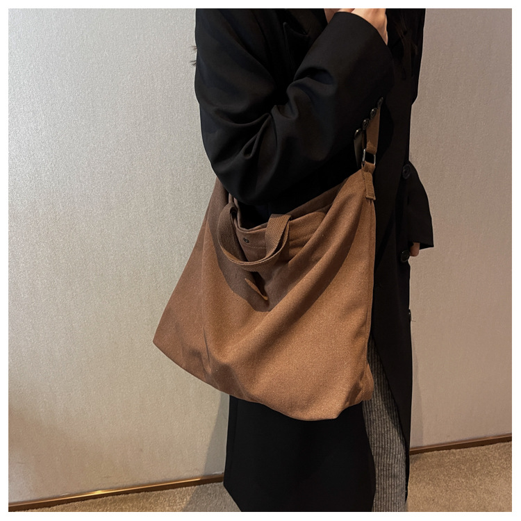 Women's Canvas Solid Color Basic Square Zipper Shoulder Bag display picture 3