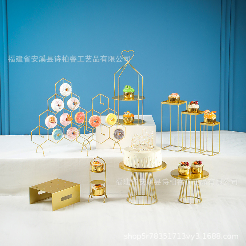 Estandarte de pastel europeo Tea de la tarde Tea Break Self-service Showcase de hierro forjado oro Decoración de postre creativa image 33