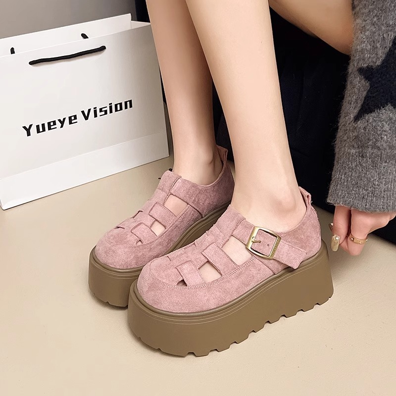 2025 verano nuevo estilo Baotou sandalias romanas mujer hueca pequeño tejido jaulas de cerdo zapatos retro de suela gruesa