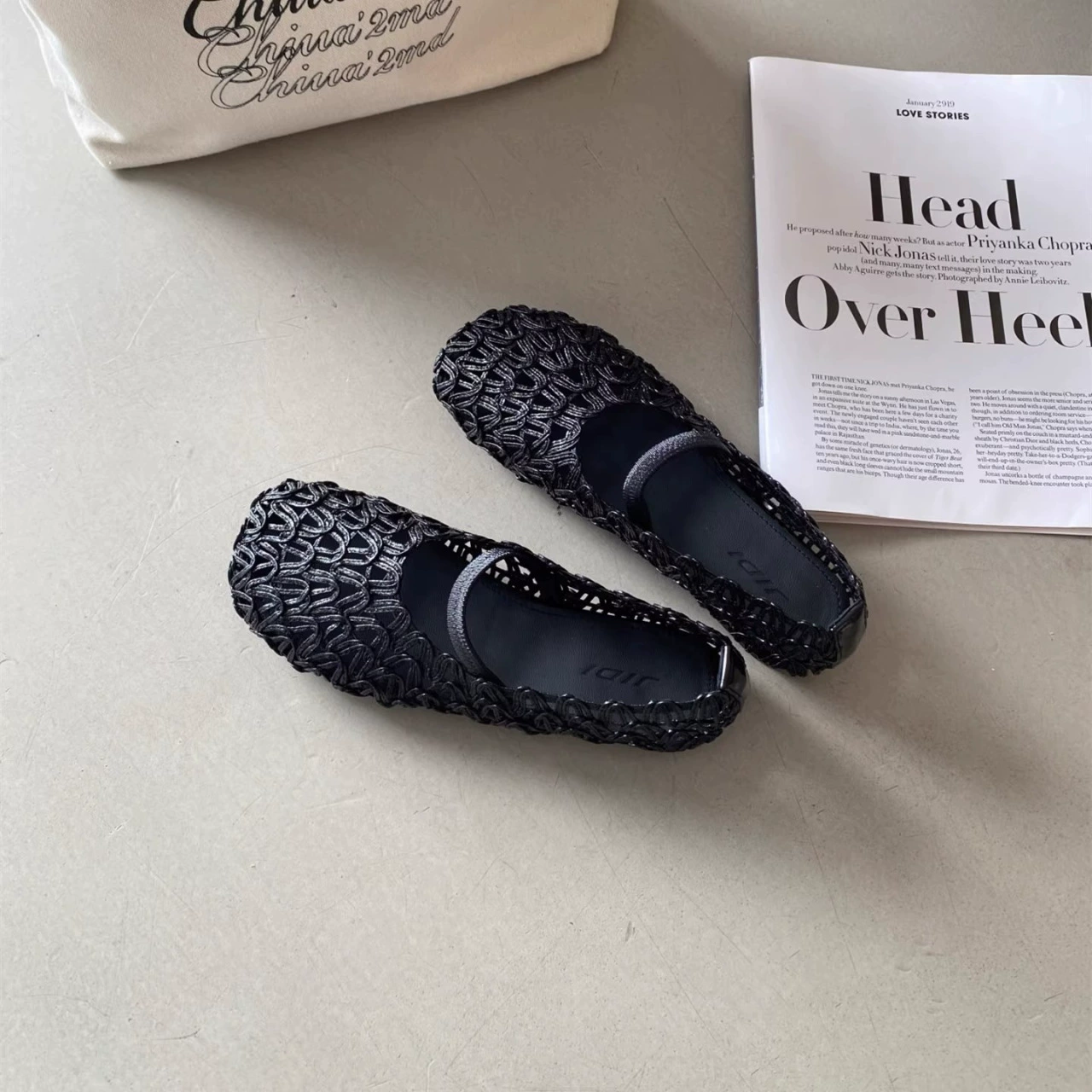 Женские туфли-лодочки в стиле ретро, французский дизайн, плетеные, полупрозрачные, на плоской подошве, с одним ремешком, модель Мэри Джейн, новинка 2025 года, универсальные, элегантные.