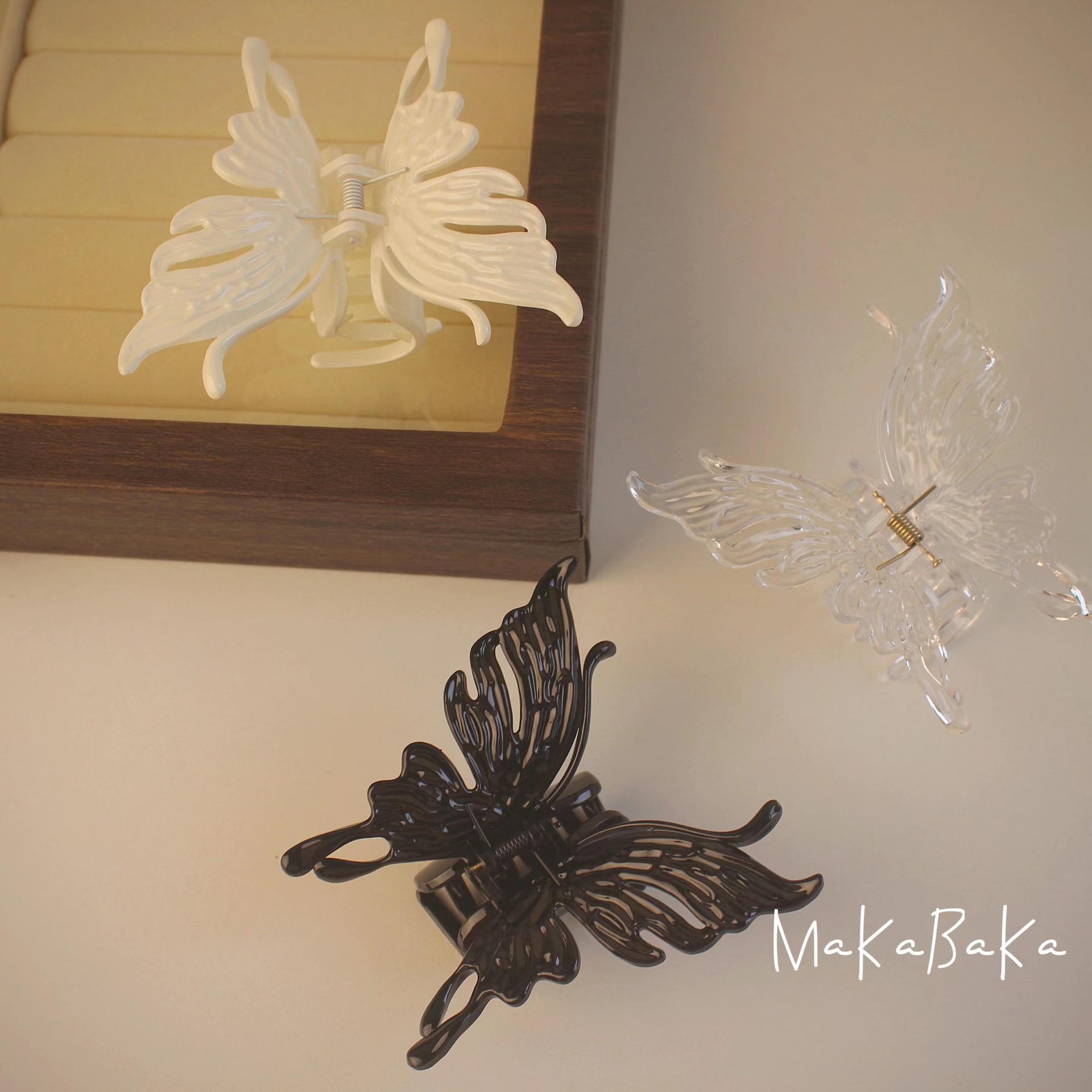 Südkorea Dongdaemun Super Fee Retro Drei-dimensional Schmetterling Greifen Clip Erweiterte Sinn Nische Design Elegante Shark Clip Top Clip_voghion.com