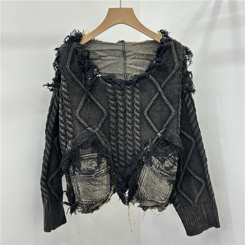 Diseño de moda personalidad nicho de tejido de ganado tejido de costura jeans cuello redondo manga larga suéter corto para mujeres 2024 otoño invierno