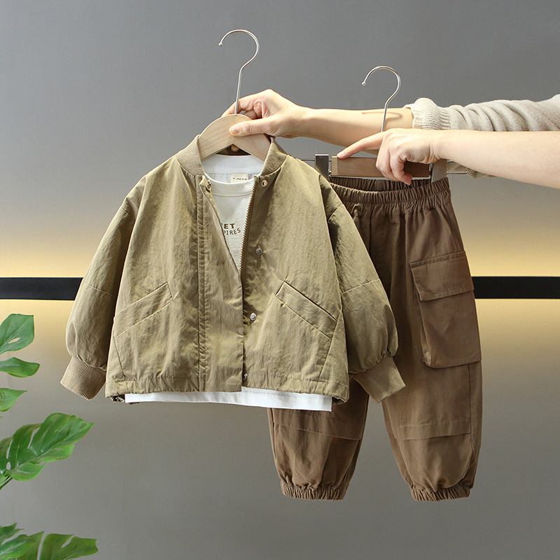 7682 Traje de primavera y otoño de estilo occidental para niños 2025 Nuevo estilo para niños Chaqueta de uniforme de béisbol coreano Primavera Traje de tres piezas