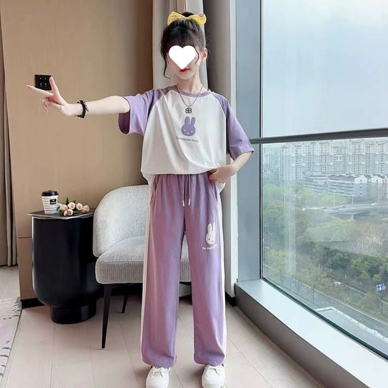 2025 новый летний повседневный костюм для девочек, модная и стильная детская одежда для детей среднего и большого размера, спортивный комплект из двух предметов с короткими рукавами