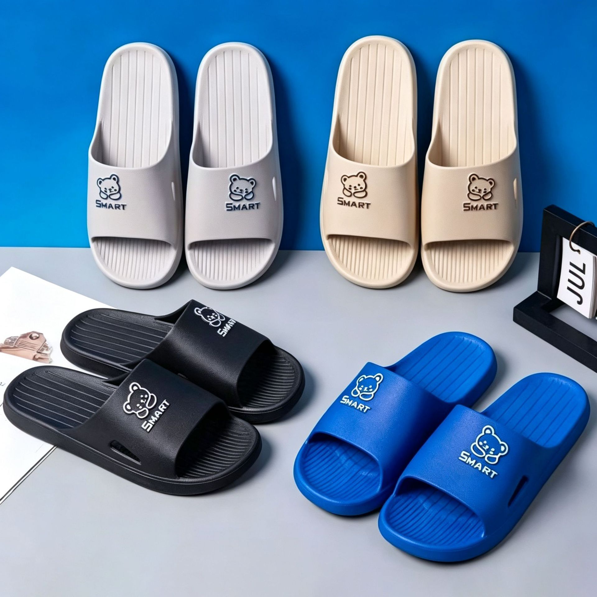 New wholesale plastic slippers that don't tire the feet, suitable for summer outdoor wear, durable, non-slip, odor-resistant, men's slippers for home and bathroom use