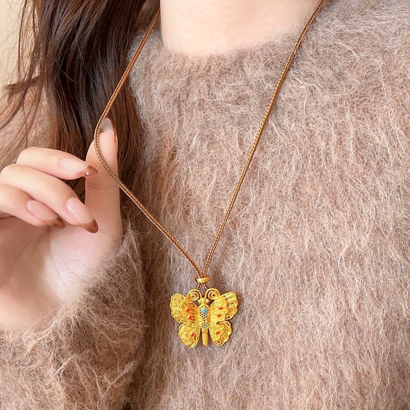 정통 WEI XUE의 같은 스타일 에나멜 선조 나비 모래 금 목걸이 액세서리 여성 고대 방법 새로운 중국 스타일의 긴 펜던트 머리