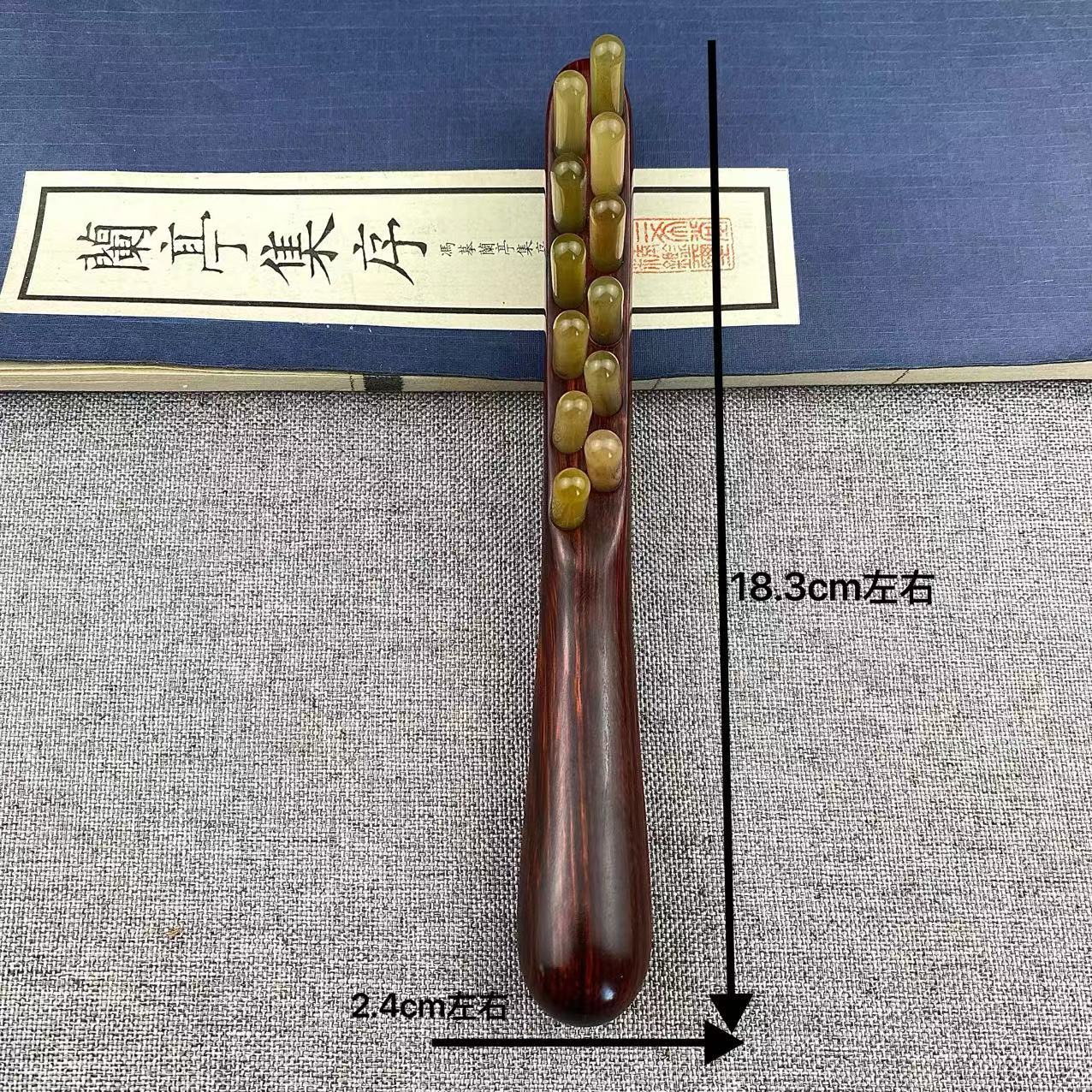 손잡이가 있는 로즈우드 혼 12개의 거친 치아 마사지 빗