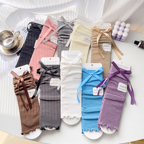 Millennium y2k fungus steps on the feet and piles of Lolita ballet style JK bow-tie stockings