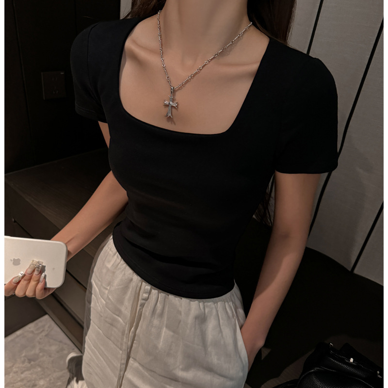 검은색