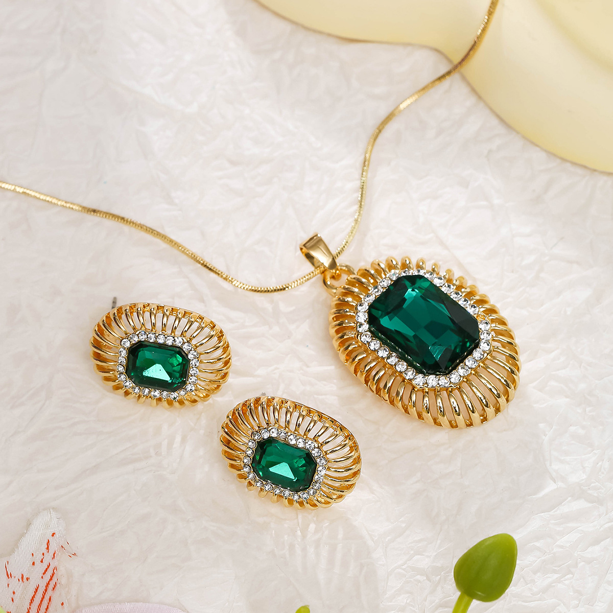 欧美时尚仿宝石耳环项链两件套高级感轻奢金属风夸张个性潮流首饰