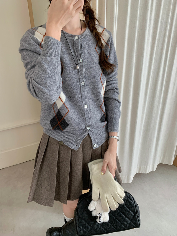秋冬款纯羊毛嵌花菱形格开衫女圆领学院风百搭毛衣保暖简约针织衫|undefined