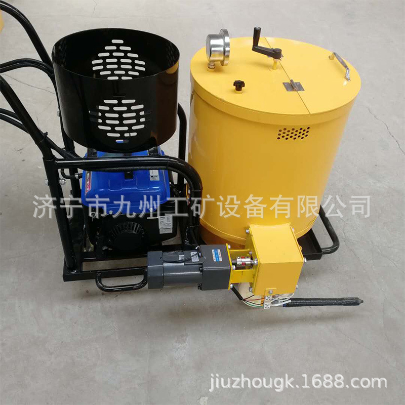 供应公路灌缝机价格 手推式沥青灌缝机 厂家60升小型灌缝机