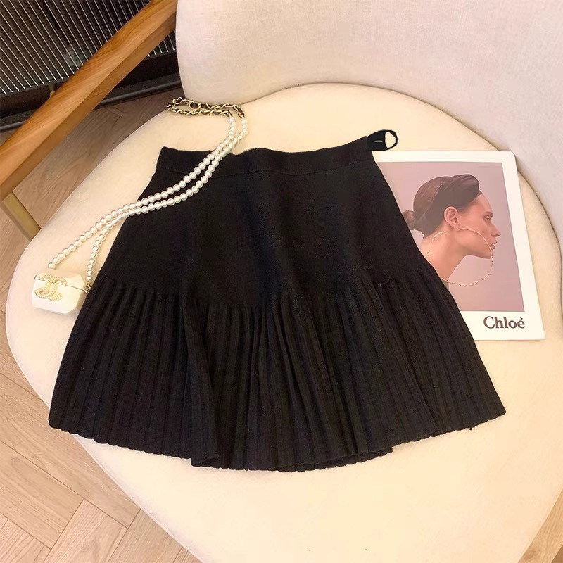 Pregnant Women's Short Skirt 2024 Autumn and Winter Hot Mom Pleated Skirt Knitted Spring and Autumn Outer Wear All-match A- word Pregnant Women's Short Skirt 2024 Autumn and Winter Hot Mom Pleated Skirt Knitted Spring and Autumn Outer Wear All-match A- word