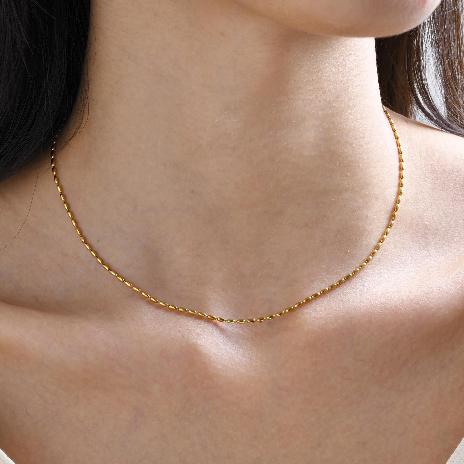 Collar minimalista de acero inoxidable con cuentas para mujer_voghion.com