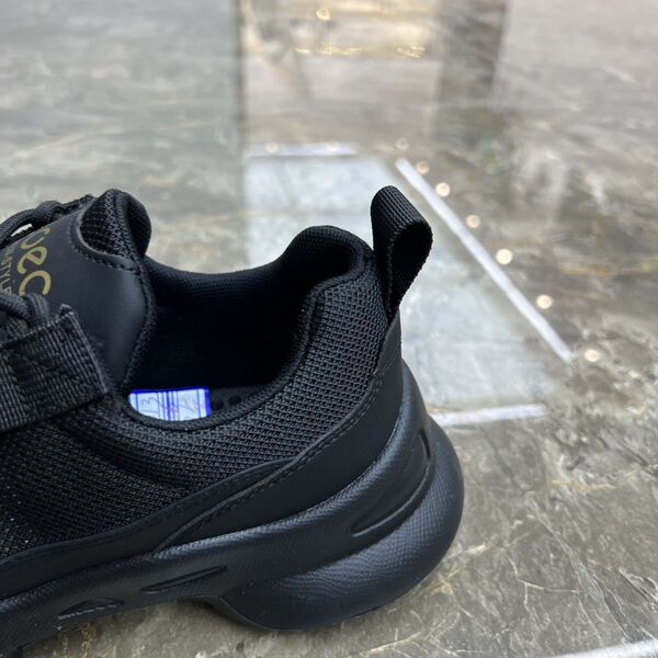 Demi-season breathable black trend fashionable casual sneakers…