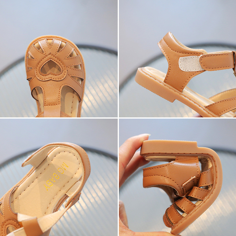 Sandali da ragazza di nuovo stile in piccola pelle traspirante scavata nella versione coreana, scarpe per bambini con suola morbida, estive_voghion.com