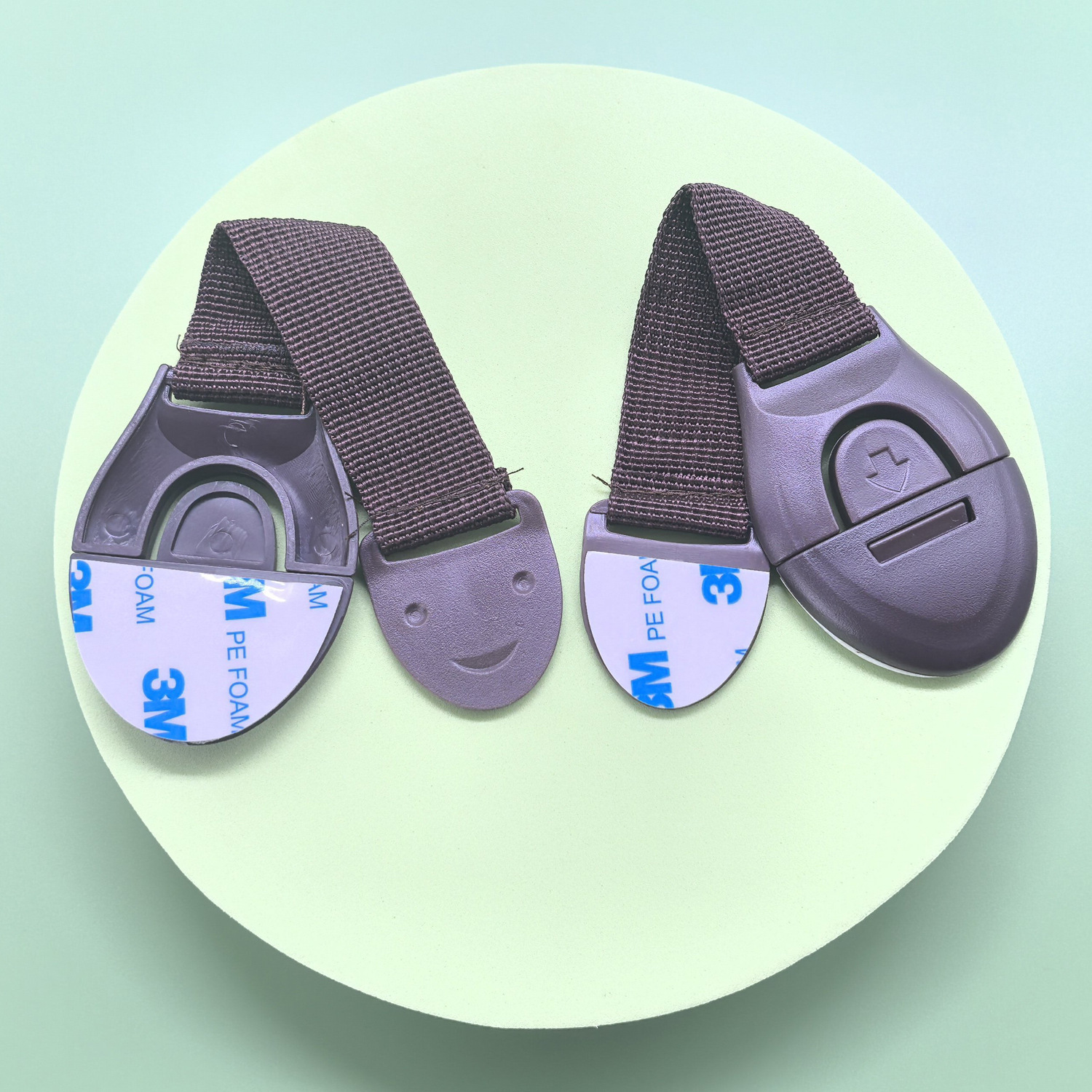 Cerradura de Seguridad Ajustable para Niños Deslizante Sin Perforación para Refrigeradores y Armarios image 19