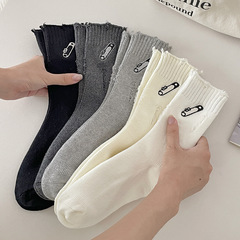 別針破洞襪子女刺繡中筒襪網紅款個性潮流百搭運動透氣吸汗長襪女