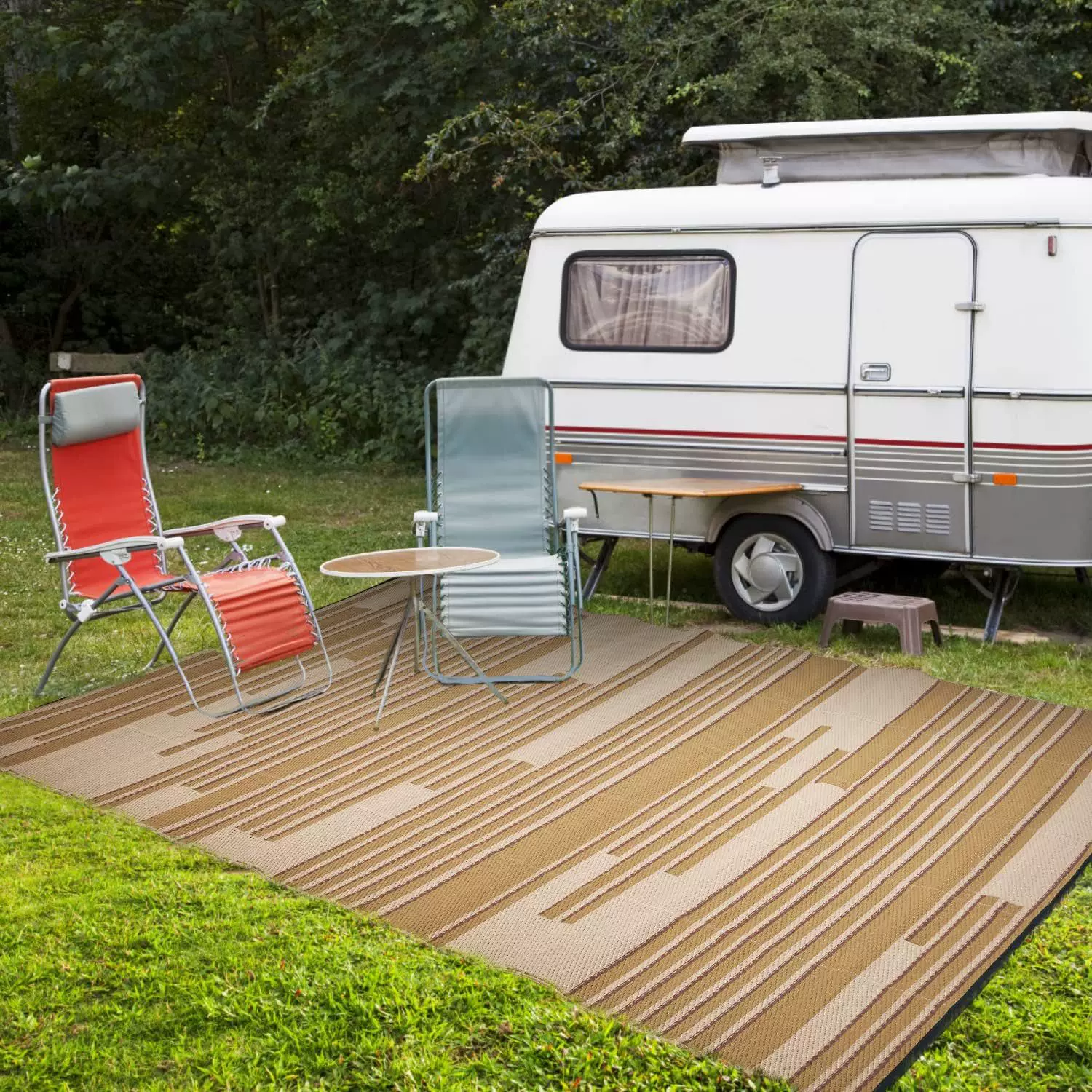 露营装备房车地垫PP管编织花园地垫防老化防潮定制户外庭院草坪用