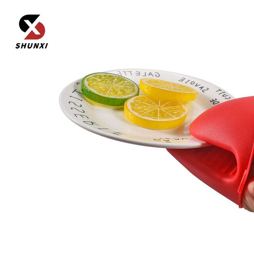 Thickened Insulated Hand Clip for Kitchen, Household Use—High-Temperature Resistant Bowl, Dish, Plate, Iron Pot, Oven, Baking—Anti-Scald Shark-Shape Hand Clip