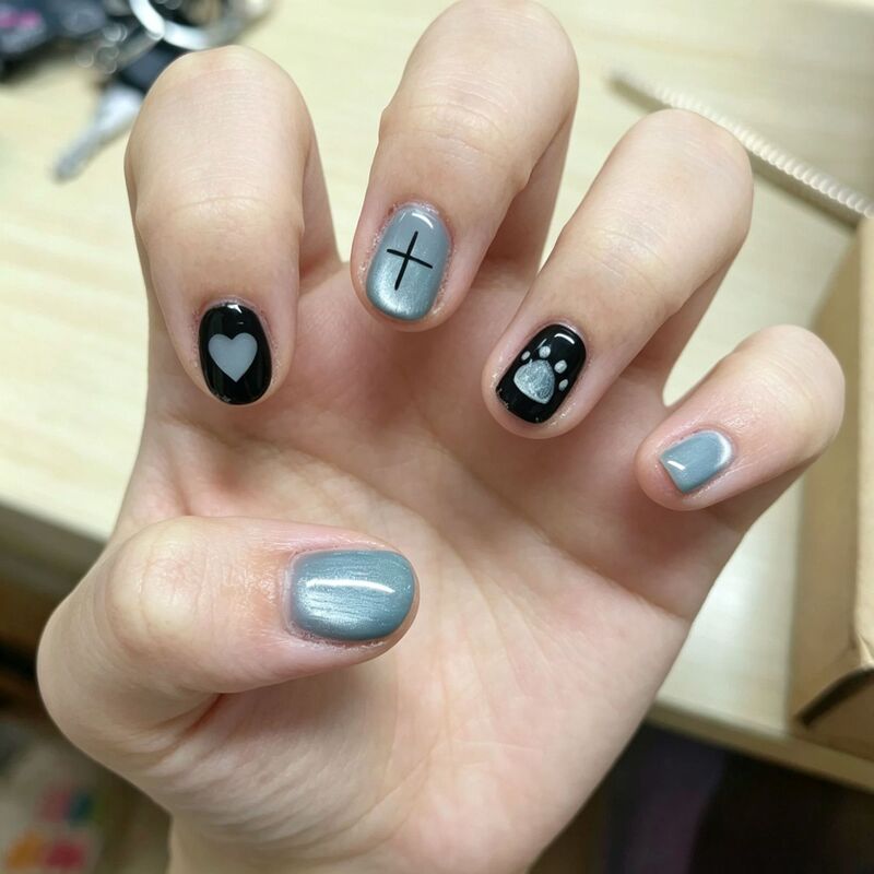 Cross-shaped, niche, heart-shaped nail art stickers, a new and trendy cat-eye nail design that makes your skin look brighter Cross-shaped, niche, heart-shaped nail art stickers, a new and trendy cat-eye nail design that makes your skin look brighter