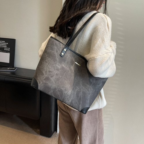 Korean Version Commuting Large Capacity Bag for Women  New Autumn/Winter Fashion Tote Bag Simple Shoulder Bag
