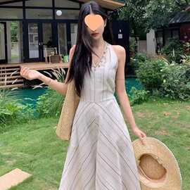 设计感V领条纹背心连衣裙女法式夏季新款别致减龄收腰显瘦长裙子