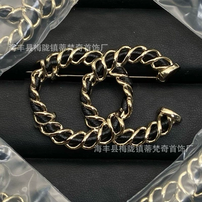 Yaxa sancaqları | Leather Pearl Heart Small Chanel-Style - correct-delivery-of-physical-style-36