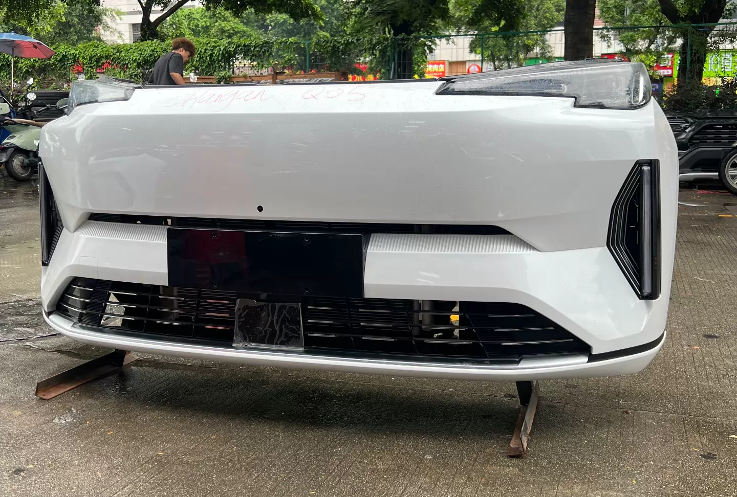Suitable for Changan Qiyuan Q05: front bumper, front grille, front nose trim, headlights, hood, and fender