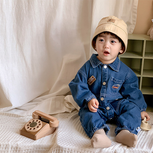 Baby autumn clothing, fashionable and stylish denim jumpsuit, male and female baby long-sleeved lapel patch sweatshirt, outdoor clothing