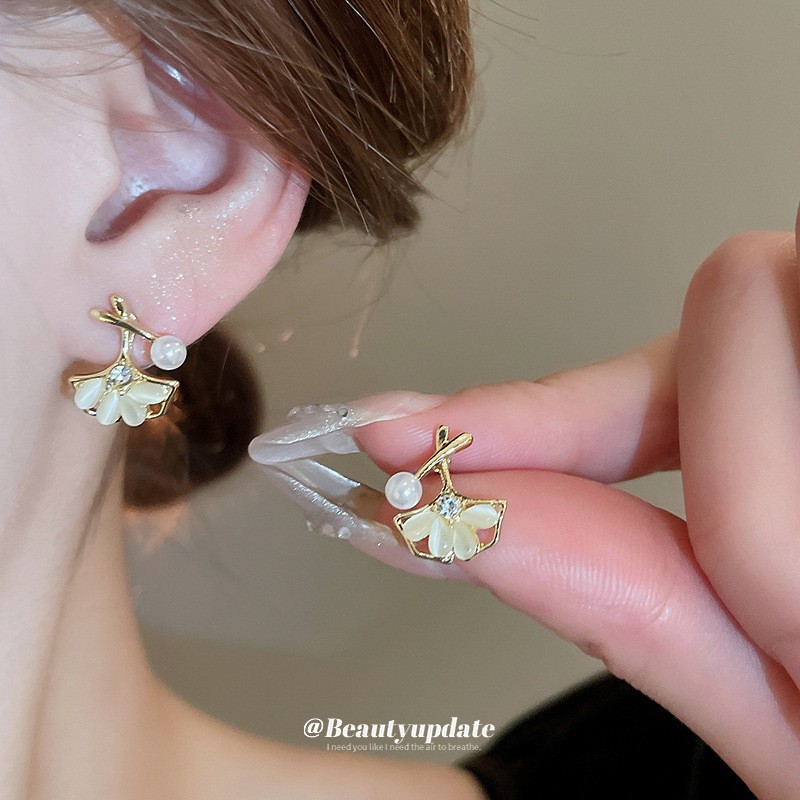 Aguja de plata, perla, circón, borla, pendientes de moda, lujo ligero, pendientes de alta gama, pendientes de todo fósforo exquisitos de nicho, mujeres al por mayor