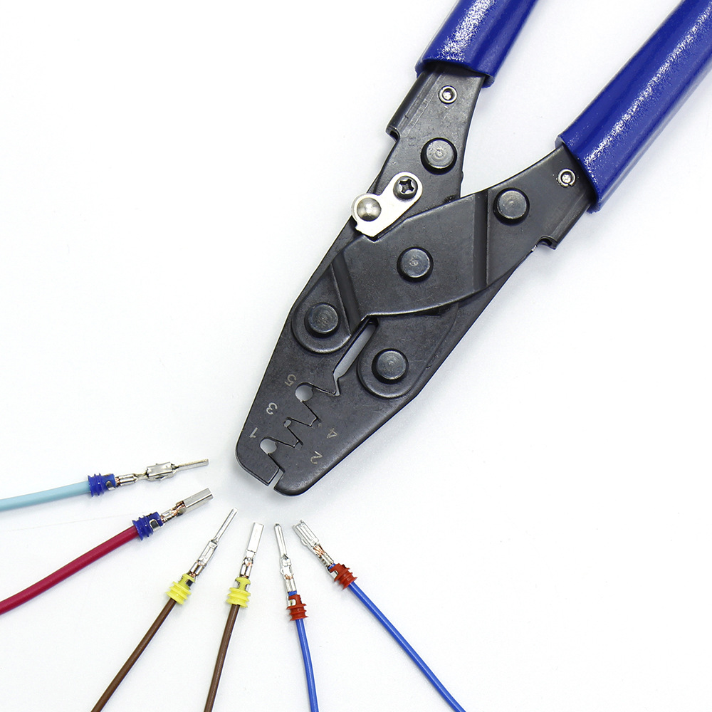 Manual crimping tool for automobile male and female wire connectors Multifunctional combination pliers Can crimp the dust plug.jpg O1CN01n934Ix1zGF2qdZrmx_!!2217792006686-0-cib.jpg