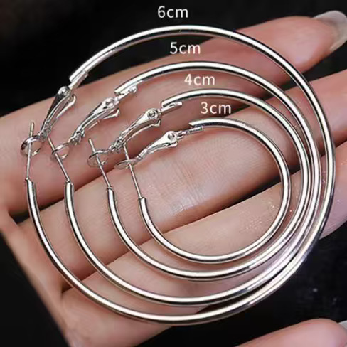 Fashion Simple Exaggerated Large Plain Hoop Earrings for Women 2025 New Popular High-End European and American Versatile Hoop Earrings