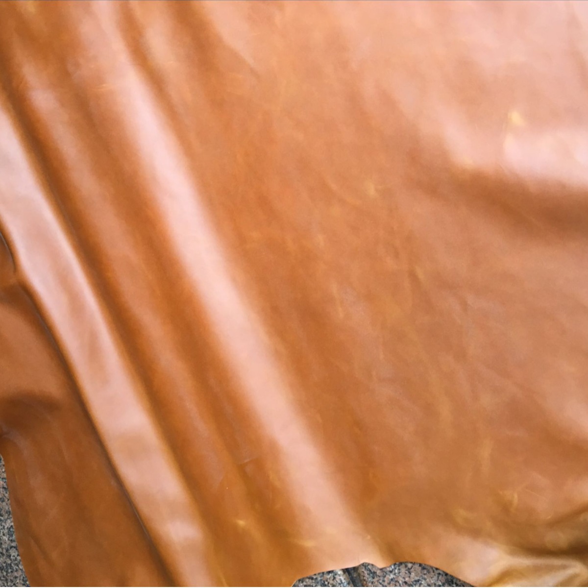 二层双色牛皮 疯马变色皮 二层牛皮 皮革皮料 牛皮面料 土黄色