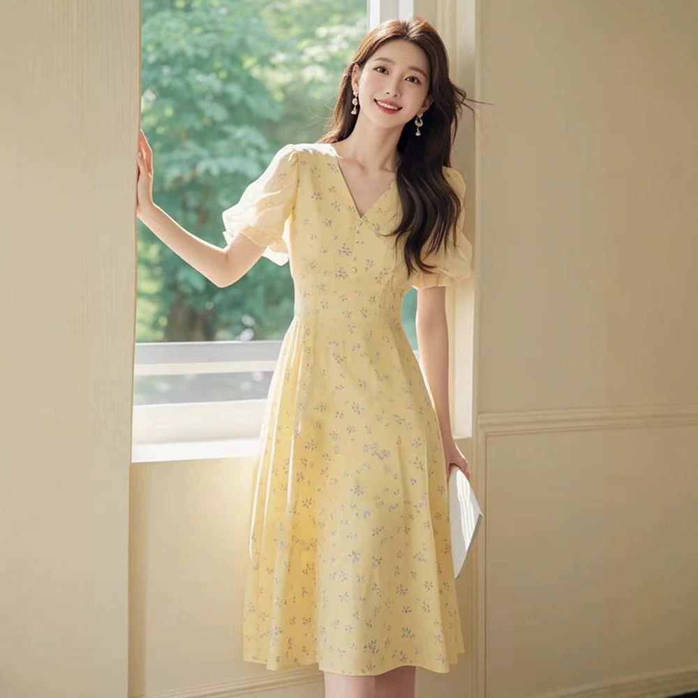 Váy maxi hoa vàng cổ chữ V thắt eo phong cách Pháp — Hoa vàng chi tiết 3