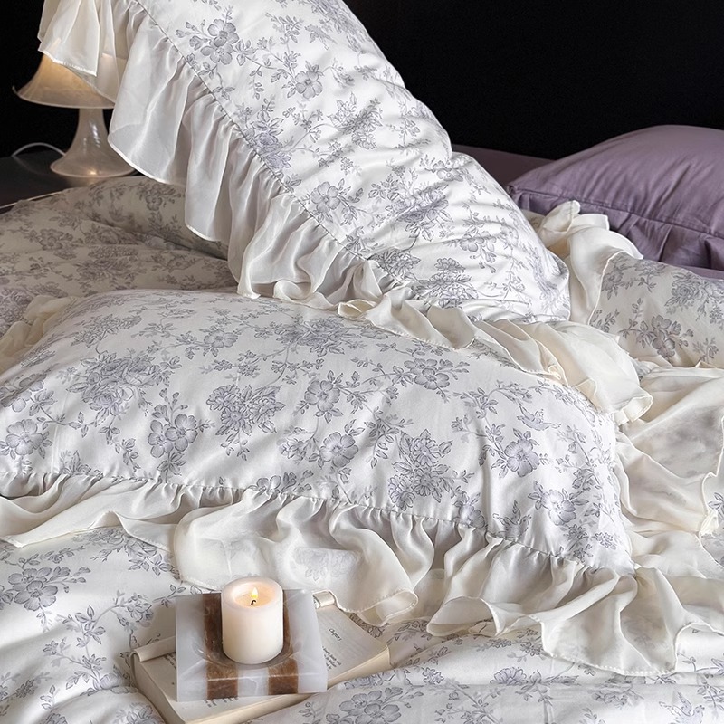 Conjunto de cama de quatro peças em algodão macio com estampa floral, estilo vintage boho francês nórdico, com capa de edredom e borda com babados._voghion.com