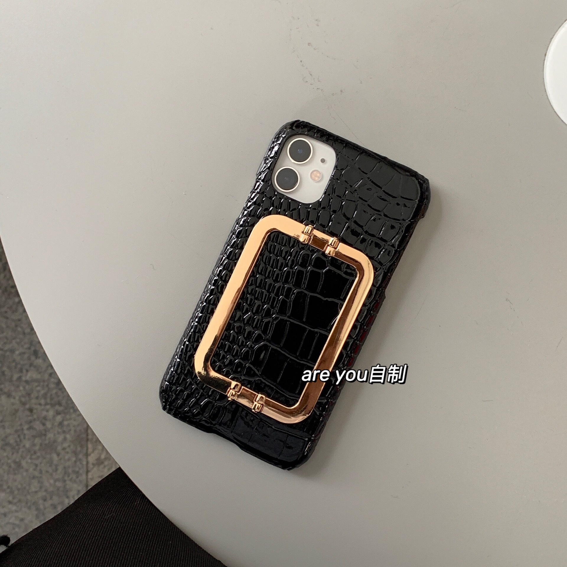 复制_高级鳄鱼皮纹漆面支架手机壳适用苹果12p.jpg