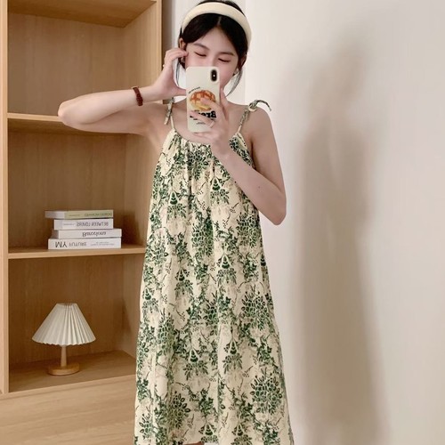 A 2025 fresh girl strap forest-style ribbon strap with a built-in cushion, can be worn outside, sweet loose medium-long sleep dress