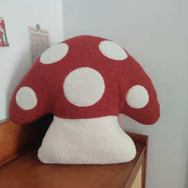 新款可爱蘑菇抱枕家居装饰布置摆件沙发床头靠枕座椅腰靠午休趴枕