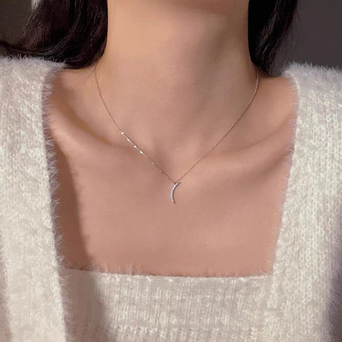 Exquisite moon necklace for women niche light luxury sterling silver gold-plated summer temperament high-end pendant diamond clavicle chain for women