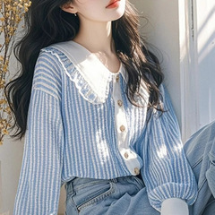 青いストライプのレースは子供の襟のシャツの女性の2025春の新型の今年の流行の超美しいシャツの服をつなぎ合わせます。