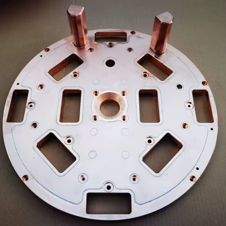 Вакуумно-паяные медно-алюминиевые пластинчатые теплообменники и пластинчатые теплообменники с водяным охлаждением подходят для жидких охлаждающих подложек полупроводниковых ядерных компонентов.