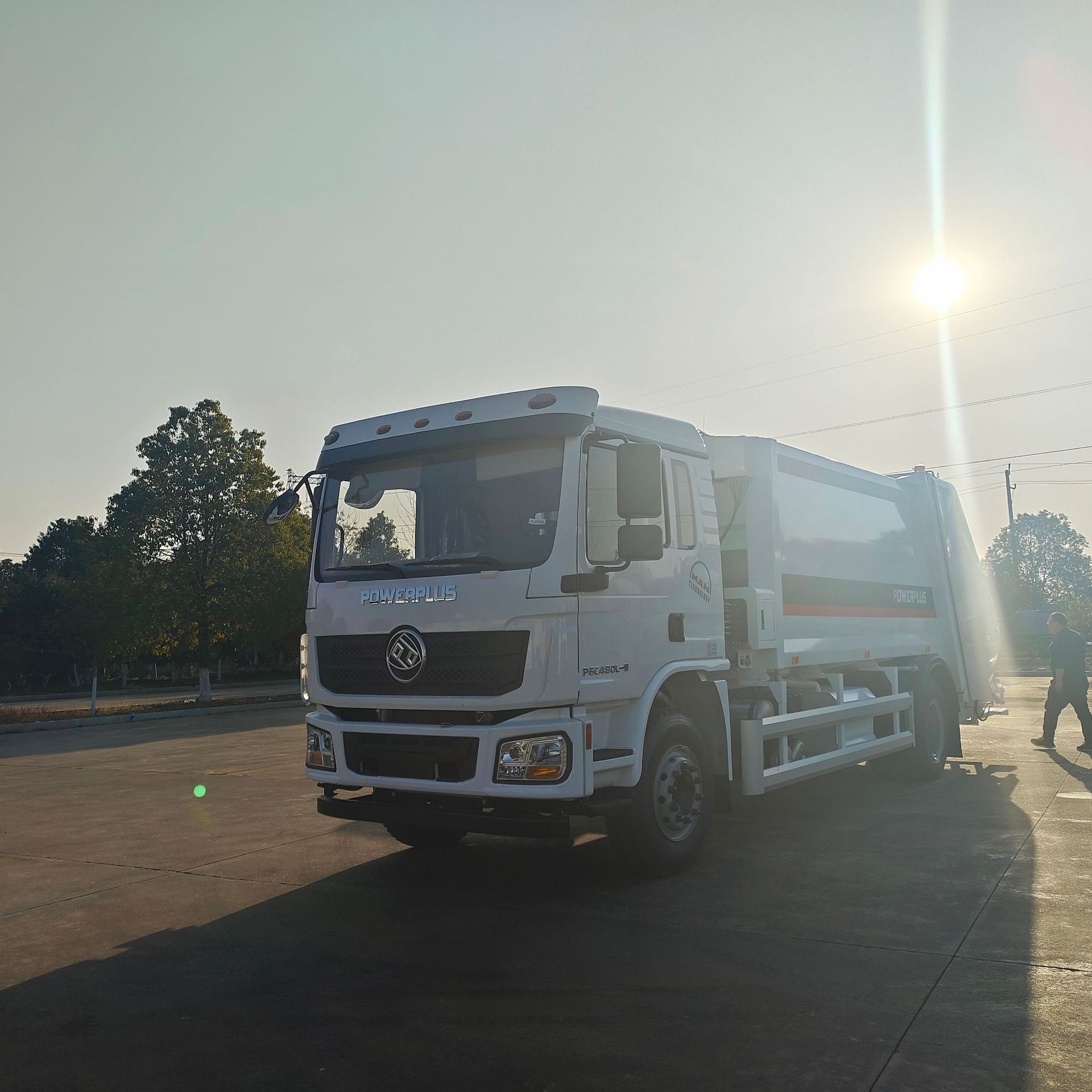程力垃圾车厂家直供价格表18吨后装式压缩垃圾车密封性能好