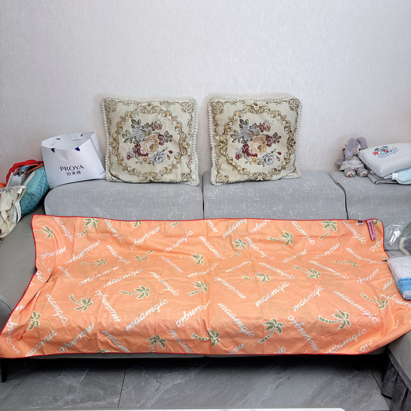 Handheld beach bath towel for traveling for swimming