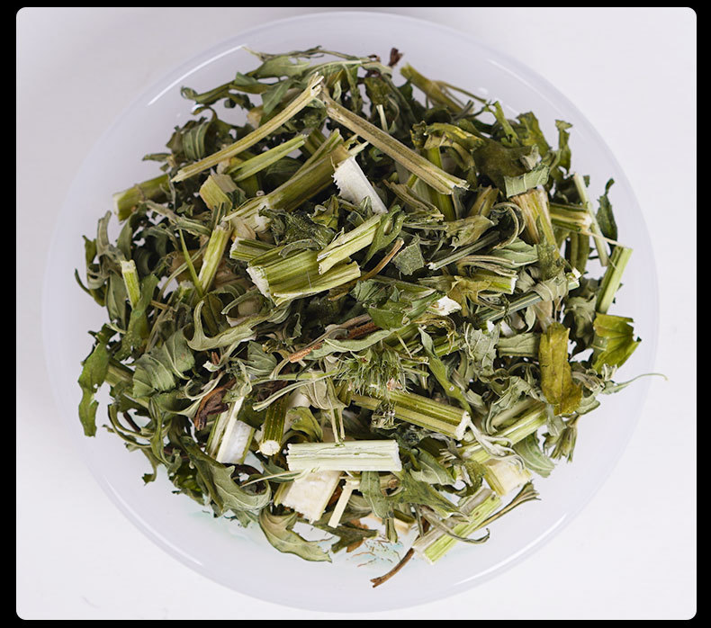 Yi Mu Cao (Leonurus japonicus) — Wild-Harvested Dried Motherwort Herb for Tea & Foot Soak in use