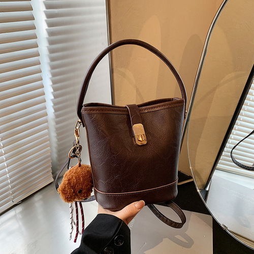 New bags for women 2024 popular bucket bag autumn and winter niche design crossbody bag high-end work small bag