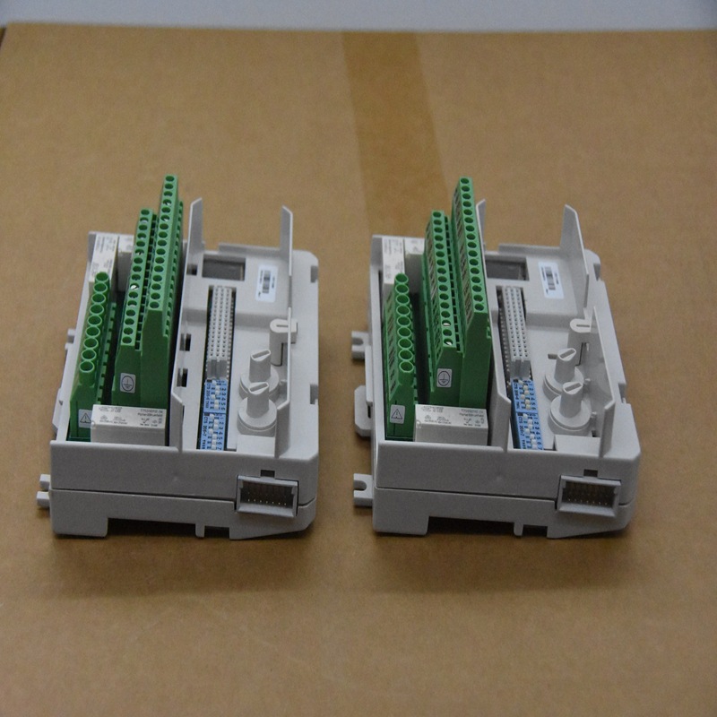 1SAP212200R0001  ABB  输入模块卡件机器人