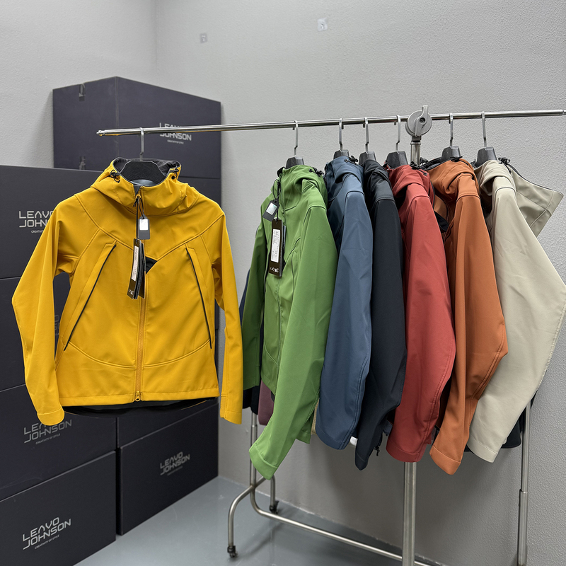 Triangle Logo New Product Men's and Women's Outdoor Mountain-Style Windproof and Waterproof Casual Sports Soft Shell Jacket 821